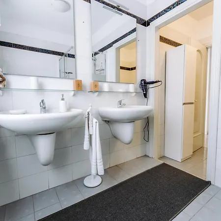 Apartment Artemisia House Vastema *